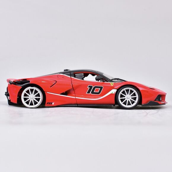 MAISTO 1/24 SCALE FERRARI FXX-K MODEL PARTS OR REPAIR - Picture 3 of 6